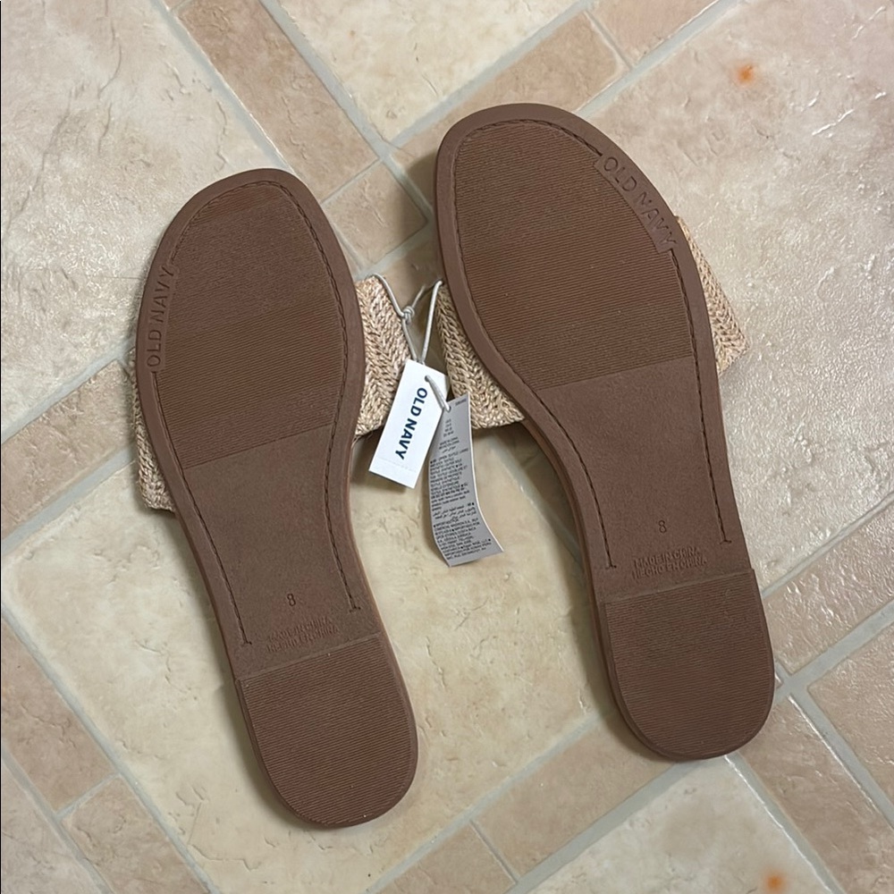 Old Navy Women's Tan Slide Sandals - Picture 2 of 2